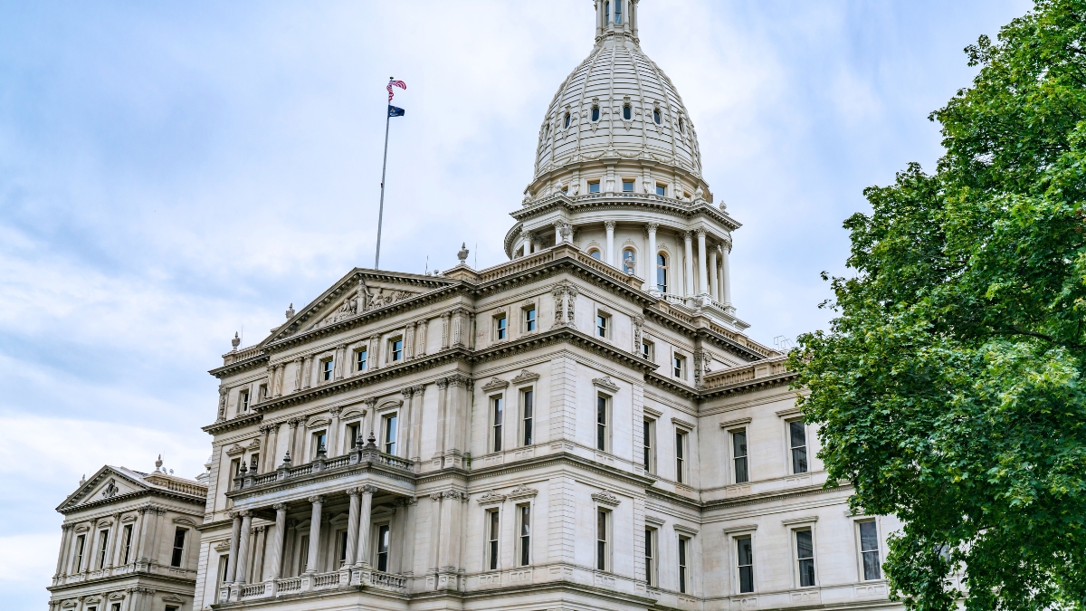A photo of Michigan's Capitol building